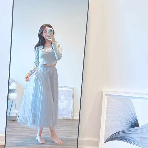 Reversible Velvet & Tulle Pleated Midi Skirt ✨ - Picture 4 of 9